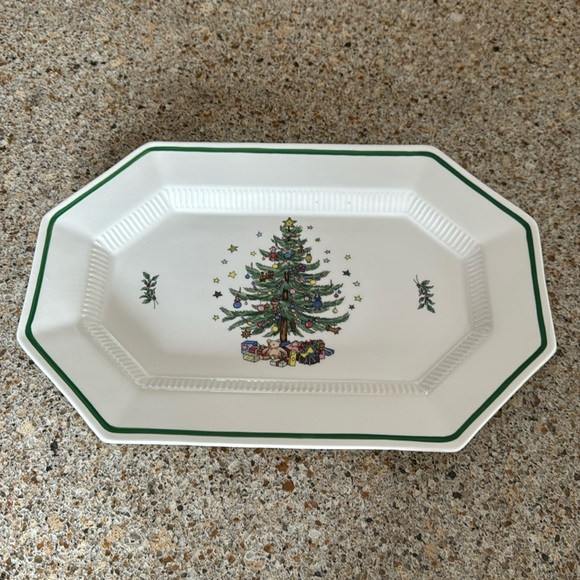 Nikko Classic Collection Christmas Tree Pattern Serving Platter.Size 16”